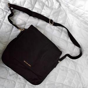 Micheal Kors Messenger Bag